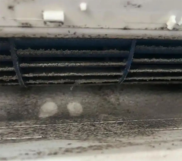 沙洋空调吹的风有股烧焦味是怎么回事